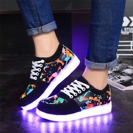Maat 30-44 Kinderen Casual schoenen met lichten USB Laad Luminous Sneakers For Kids Boys Gloeiende LED-schoenen Girls verlichte schoenen LJ201203