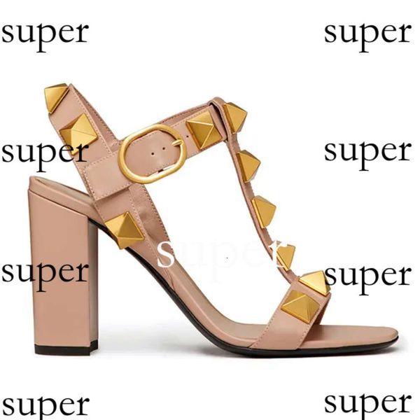 Taille 35-43 Talon haut Designer Mode Talon haut VT Sandal Robe Chaussures de haute qualité Bride à la cheville Goujons romains Noir Nude Strip Rivets Femmes Vlogo Stiletto Block Heel 784