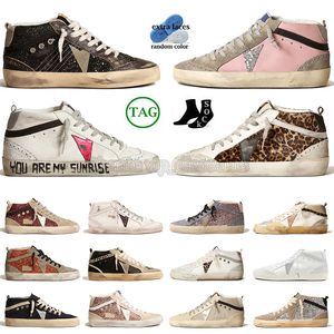 Top Brand Designer Mid Star Plate-Forme Casual Shoes Sneakers Glitter Graffiti Black Blanc Rose Rose Femmes Loafers Luxury Luxe Dhgate Trainers