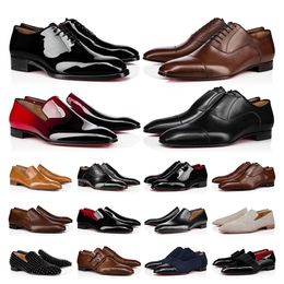 Taille 39-47 Hommes Chaussures Habillées Casual Designers De Luxe Véritable Cuir Verni Rivets Rouge Chaussure Gradient Noir Plat Hommes Business Party Oxfords De Mariage