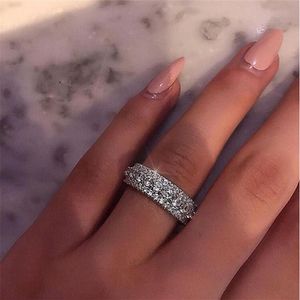 Taille 6 7 8 9 Bijoux de luxe super étincelants Réel en argent sterling 925 pavé de saphir blanc éternité populaire femmes bague de mariage 228E