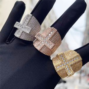 Maat 8-12 Goud vergulde micro-instelling bling cz cross ring voor mannen vrouwen hiphop punk sieraden cadeau