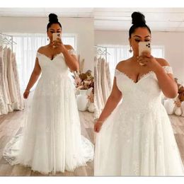 Taille une robe plus ligne de mariage hors de la dentelle épaule de grandes robes de mariée Appliques zip arrière magnifiques robes de mariage dame blanches ppliques ivoire es