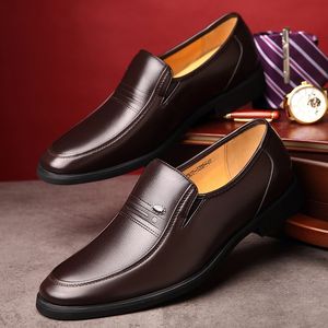 Maatjurk Big US7-11.5 Mens schoenen Heren Formeel leer voor mannen Casual Business Sociale mannelijke schoen Anti-wear Black Man Designer Shoes Factory 5208 5