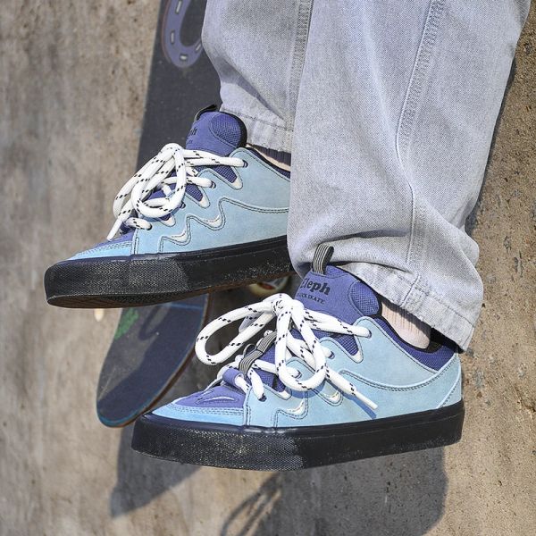 Skateboard Joiints Nouvelle arrivée Blue Men Sneakers Vulcanisé Skate Shoes Fashion Fashion Fashion Chaussures Durable Chaussures de course Tennis
