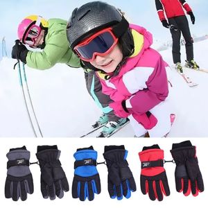 Skihandschoenen Kinderen Winter Schattig Cartoon Warme wanten Antislip Winddicht Waterdicht Buitensporten Voor kinderen Jongens Meisjes 230925