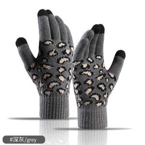 Skihandschoenen Winter Winter Warm Knit Gloves Outdoor Koreaanse versie Leopard Jacquard Warmers Touch Screen Breide Gloves L221017