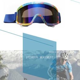 Lunettes de ski Kacamata Lapisan Ganda Baru dengan Sabuk Cermin Dapat Disesuaikan Sangat Ringan Nyaman Masker Olahraga Warna warni Tahan Aus 230905