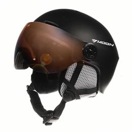Casques de Ski 2-en-1 pare-vent détachable casque de Ski Anti-buée Anti-UV lunettes de Ski intégrées pour le snowboard 231113