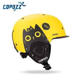 Skihelmen COPOZZ Kids Cartoons Skihelm Integraal gegoten Veiligheid Outdoor Skiën Fietsbescherming Helm Skiuitrusting 231114
