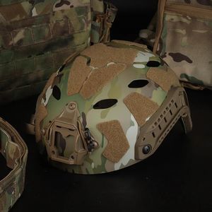 Skihelmen Militaire tactische helm Vereenvoudigde versie OpsCore Fast SF Super High Cut CS Paintball Bescherming Airsoft-uitrusting 231117