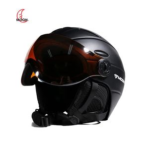 Casques de ski MOON-Ski casque intégré protection complète blanc lunettes autonomes 2 en 1 visière Ski Snowboard casque couverture 231120