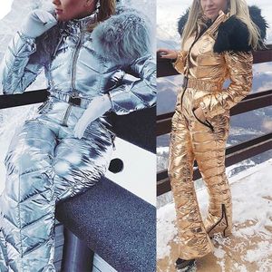 Costumes de ski Combinaison de ski femmes vêtements de sortie d'hiver chaud rembourré à capuche Snowsuit col de fourrure manteau brillant imperméable Snowborad costume 230918