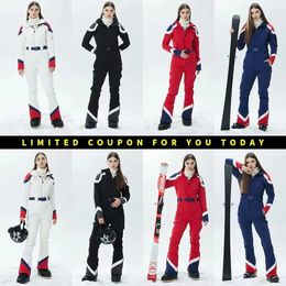 Costumes de ski Costume de ski femmes Snowboard Wear Skims imperméable femmes vestes d'hiver manteau de neige costume combinaison froide salopette pantalon 231025