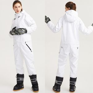 Ski Costumes Hiver Ski Combinaison Femmes Hommes Sports de Plein Air Snowboard Salopette Coupe-Vent Imperméable Respirant 221130