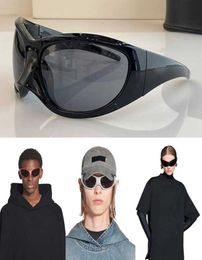 Peau xxl Cat Sunglasses dans des lunettes de lunettes noires BB0252S Le nylon injecté en biobe est dans plusieurs looks de la collection Winter 225002922