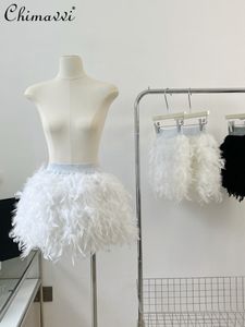 Rokken 2023 Lente zomer Fashion Feather Short A Line Women Elastic Taille White All Match Tutu Vrouwelijke student Mini 230303