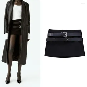 Jupes 2023 Mini-jupe noire pure ceinturée pour femme. Jupe de mode sexy. Jupe de printemps et d'automne pour dames de tempérament élégant