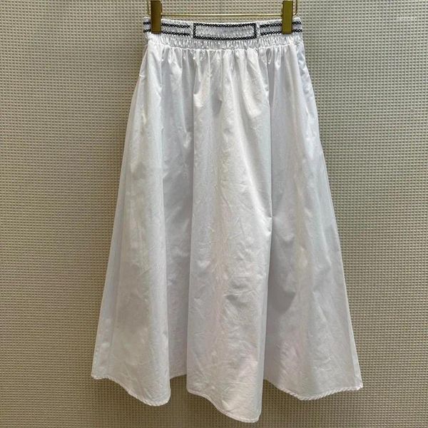 Jupes 2024 Femmes de haute qualité Habillez fille simple taille haute taille élastique jupe d'été blanc sweet a-ligne