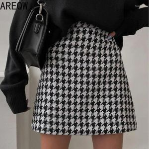 Rokken 2024 Plaid Mini Rok Vrouwen Zwart Wit Mode Officiële Faldas Mujer Koreaanse Stijl Hoge Taille Korte Jupe