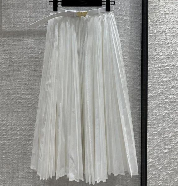 Jupes 2024 Spring Summer Holiday Femmes Solid Long Pleed Skirt Belt Swing White Noir