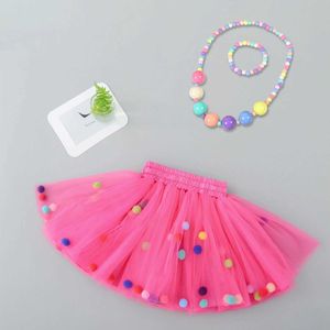 Rokken baby's kleurrijke pom-pom decor gaas rok set mooie elastische taille rok armband ketting peuter girs kleding y2405220m4444