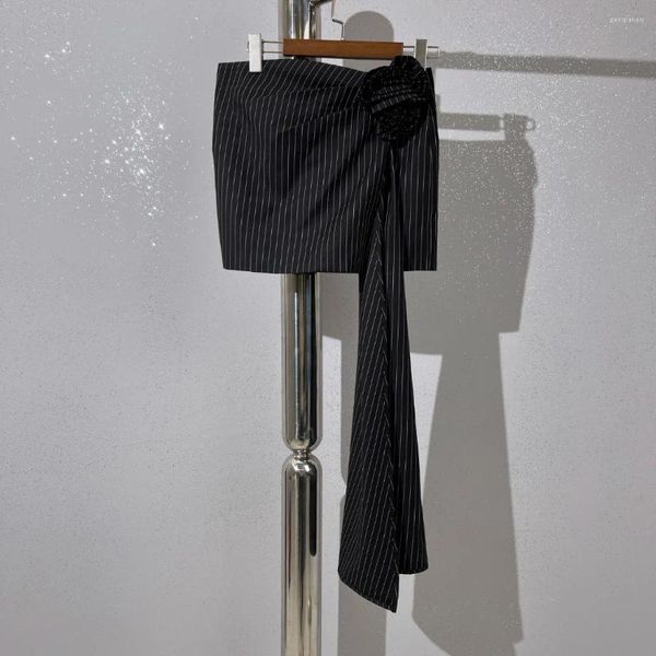 Jupes Classique Noir Rayé Drapé Ceinture Jupe Mode Décontractée 2023 Style d'été 0325