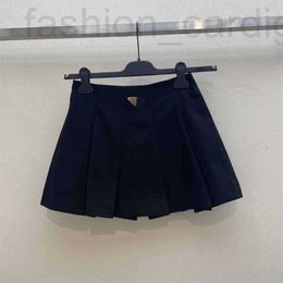 Skirts Designer 2024 Spring Fashion Age réduisant le style académie Sincall Sincil High Wiston A-Line Plemaged Halp Jirt N2IS