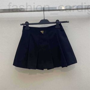 Skirts Designer 2024 Spring Fashion Age réduisant le style académie Sincall Sincil High Wiston A-Line Plemaged Halp Jirt N2IS