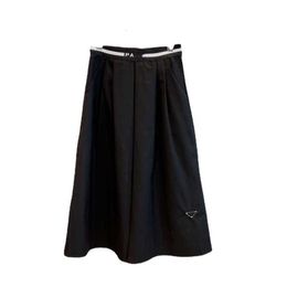 Rokken designer merk Prads Triangle Black half rok voor vrouwen nieuw zomerontwerp Frans A-lijn lang geplooid