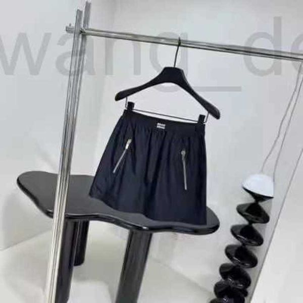 Skirts Designer KK Spring / Summer New Product Technology Technology Silk Mini jupe avec logo de marque contrastée et ceinture imprimée DPBE