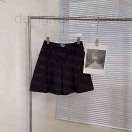 Faldas Diseñador Metal Triángulo Insignia Mujeres Verano Plisado Transpirable Estilo Casual Falda Mujer Negro 8JQN
