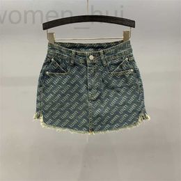 Skirts Designer MIU Design Letter Jupe courte en jean imprimé pour les femmes au printemps / été Nouveau émoussé