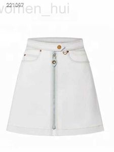Jupes Designer Summer Women Designer Coton Bleached Denim Mini jupe avec une fermeture à glissière Femme Vintage Milan Piste High End Robe chaude personnalisée Outwear