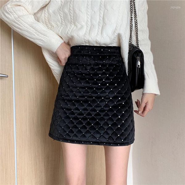 Jupes EasyGarment Printemps Noir Taille haute Sequin A-Line Vêtements d'hiver pour femmes 2022 Slim Quilted Velvet Mini jupe