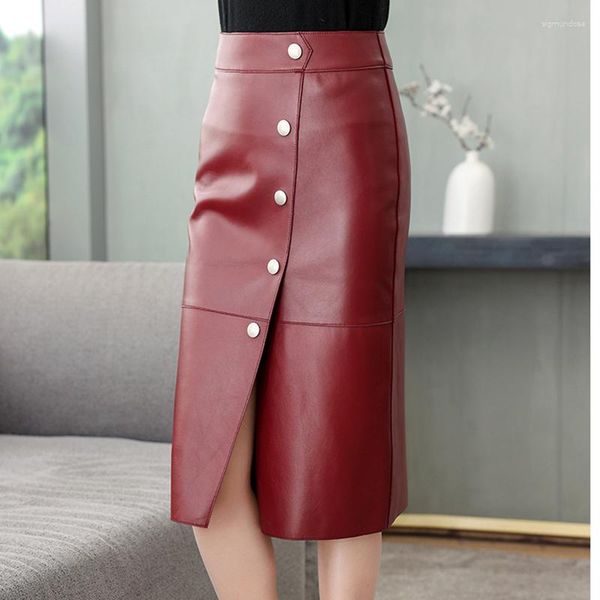 Faldas Elegante Intelectual Mujer Vino tinto Lange Rok Met Split Mujeres Piel de oveja Cuero Metal Cuatro botones Wrap Hip Falda de cintura alta