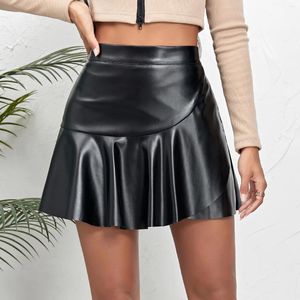 Faldas Cuero de moda con cintura alta y diseño de borde de volante irregular Chica picante sexy Y2k Falda corta de PU para ropa de mujer