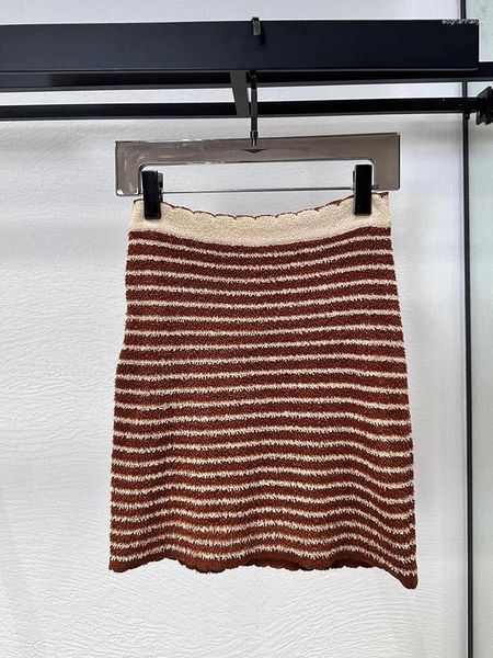 Jupes Fashion festonnée à la taille en tricot jupe pour femmes 2024 La dame à rayures brunes de haute qualité