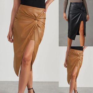 Jupes Fashion Slit Mid Longueur Jupe irrégulière Tie sexy à la hanche étreinte en cuir pour les femmes en automne et en hiver