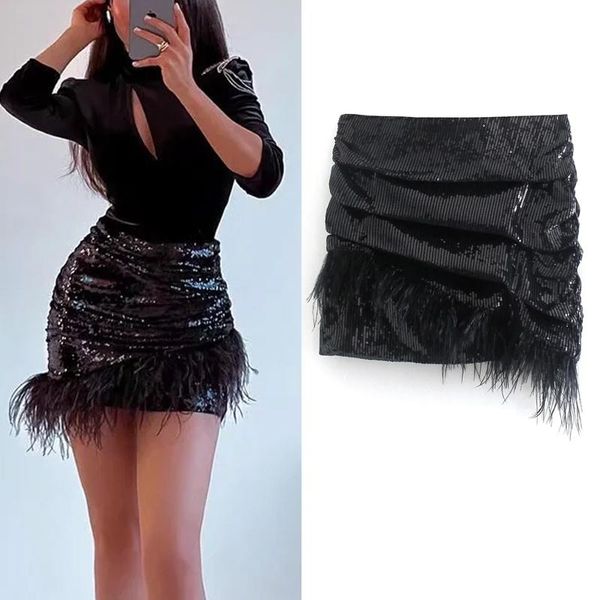 Faldas Falda de lentejuelas de plumas Mujeres 2022 Black Short Mujer Ruched High Cintura Sexy Mini Año Fiesta brillante