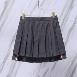 Jupes pour femmes y2k mini jupe d'été vêtements de mode coréens kawaii vêtements plissés gothiques tricot de robe sexy extérieure décontractée 240419