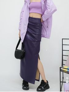 Faldas GUUZYUVIZ Black High Cintura Pliegues Side Split PU Cuero para mujeres Otoño Invierno Elegante Marrón Púrpura Bodycon Largo