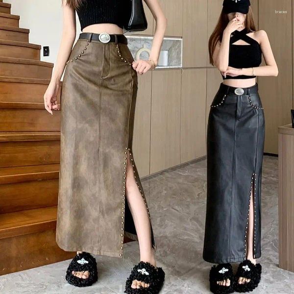 Faldas Industria Pesada Remache Sexy Spicy Girl PU Falda de cuero para mujer Moda de otoño Cintura alta Slim Longitud media Split Long