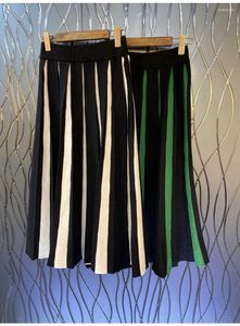 Faldas de punto de alta calidad 2023 Otoño Invierno mujeres patrones de rayas tejido Casual verde negro Maxi falda ropa