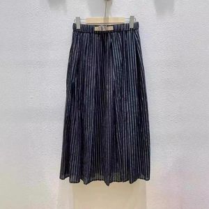 Jupes Mesdames 2024 Couleur de contraste de déplacement Stripe verticale Élastique haute jupe plissée en coton élastique