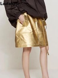 Faldas Lautaro verano otoño oro brillante falda de cuero de imitación mujeres con fajas una línea ropa de estilo coreano streetwear moda de pasarela 231025
