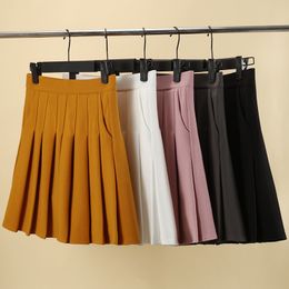 Rokken geplooide rok met zakken dames herfst gele preppy stijl elastische hoge taille a-line slanke zwarte kawaii mini korte rok 230317