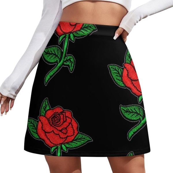 Jupes Rose Patch Mini jupe noire dans les vêtements vêtements femme