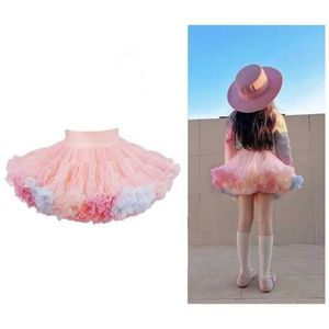 Rokken rokken 2024 Hot Girl Tutu -rokken Solid Fluffy TuLle Princess Prom jurk Pettiskirt Childrens Ballet Party Performance kostuum WX5.21