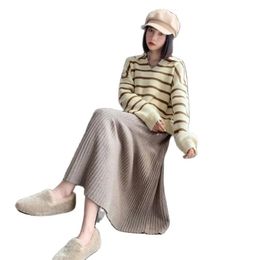 Jupes Skorts mode hiver maternité tricoté jupes taille haute V rayé Patchwork femme enceinte parapluie jupe grande taille vêtements de grossesse 231215